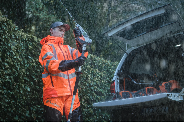 Купить Штани від дощу Technical Vent High Viz (5976627-62). Официальный магазин Хускварна Украина, фирменная гарантия с доставкой по Украине.