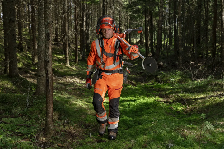 Купити Штани Technical B&T High Viz (5972462-54). Офіційний магазин Хускварна Україна, фірмова гарантія з доставкою по Украіні