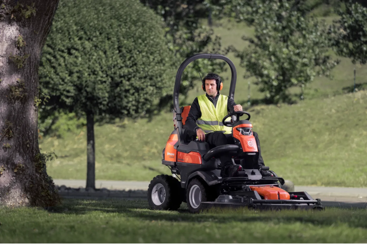 Купити Райдер Husqvarna P 524X EFI (9706016-01). Офіційний магазин Хускварна Україна, фірмова гарантія з доставкою по Украіні