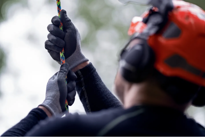 Купити Рукавиці Husqvarna Technical Grip, розмір 8 (5298803-08). Офіційний магазин Хускварна Україна, фірмова гарантія з доставкою по Украіні