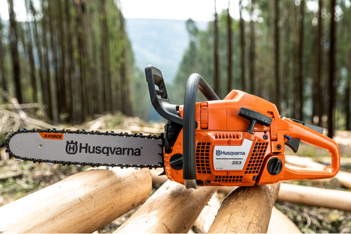 Купить Бензопила Husqvarna 353 (9706504-15). Официальный магазин Хускварна Украина, фирменная гарантия с доставкой по Украине.