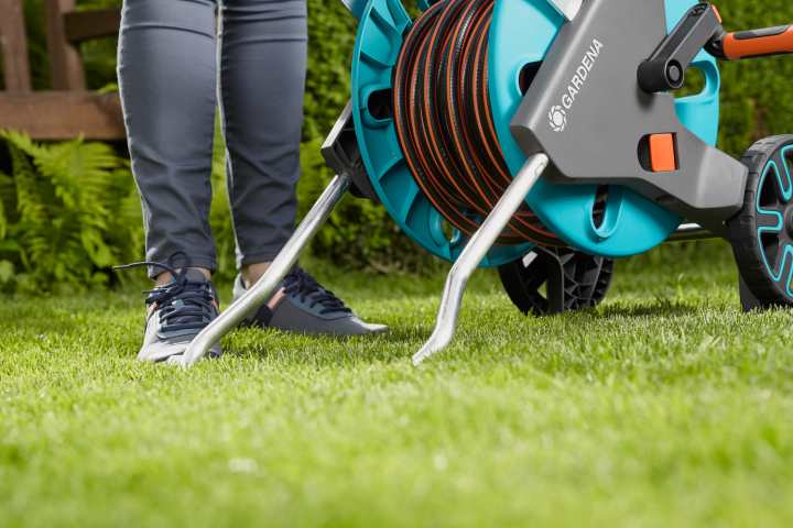 Купити Візок для шланга Gardena AguaRoll M Easy (18515-20.000.00). Офіційний магазин Хускварна Україна, фірмова гарантія з доставкою по Украіні