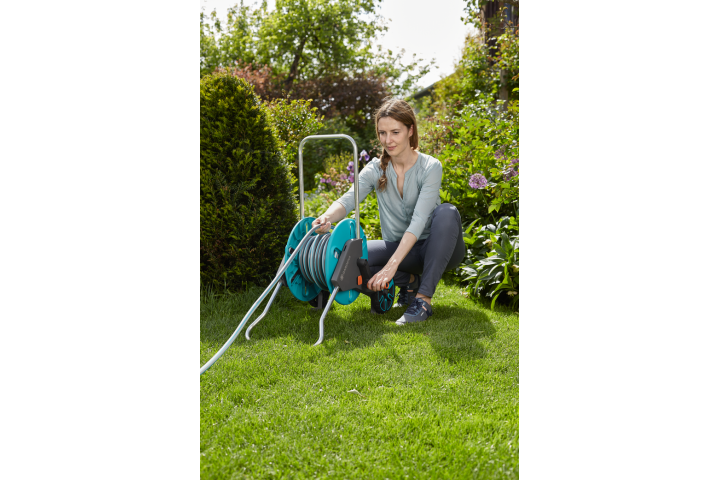 Купити Візок для шланга Gardena AquaRoll M (18511-20.000.00). Офіційний магазин Хускварна Україна, фірмова гарантія з доставкою по Украіні
