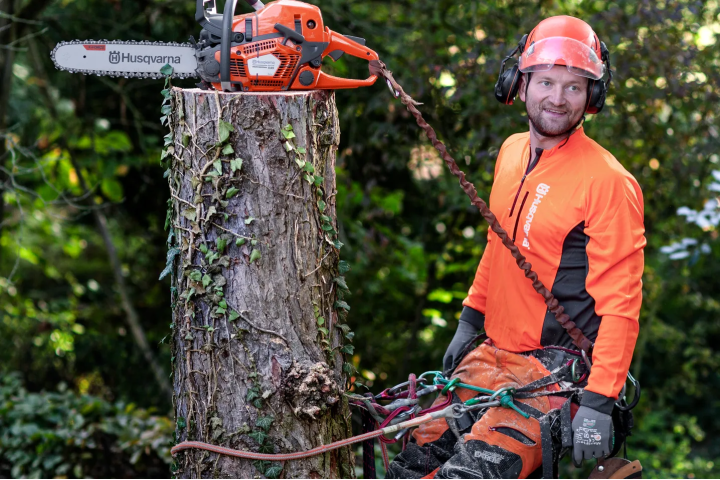 Купити Професійна Бензопила Husqvarna 545 II (9676906-35). Офіційний магазин Хускварна Україна, фірмова гарантія з доставкою по Украіні