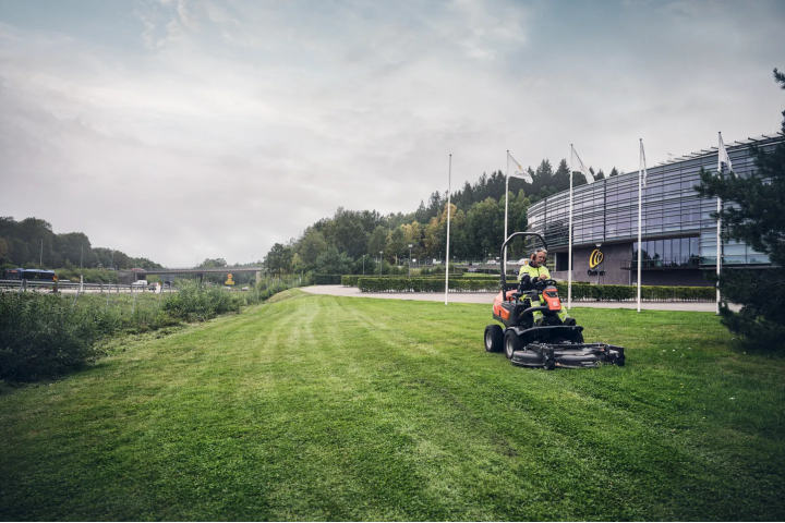 Купити Райдер Husqvarna P 525DX (9679853-01). Офіційний магазин Хускварна Україна, фірмова гарантія з доставкою по Украіні