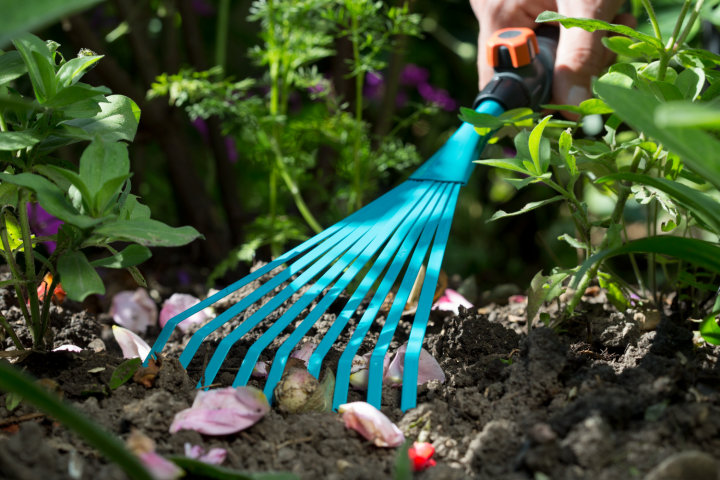 Купити Граблі ручні GARDENA Combisystem 12см (08919-20.000.00). Офіційний магазин Хускварна Україна, фірмова гарантія з доставкою по Украіні