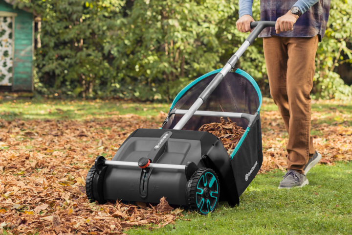 Купити Механічний збирач для листя та трави Gardena Leaf Collector (03565-20.000.00). Офіційний магазин Хускварна Україна, фірмова гарантія з доставкою по Украіні