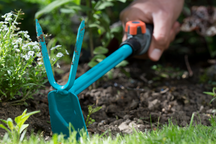 Купити Сапка ручна Gardena Combisystem Classic Ergo прямокутна, 5 см, 2 зубця (08913-20.000.00). Офіційний магазин Хускварна Україна, фірмова гарантія з доставкою по Украіні
