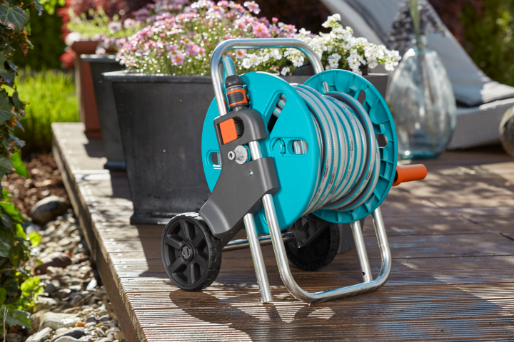 Купити Візок для шлангу GARDENA AquaRoll S (18500-20.000.00). Офіційний магазин Хускварна Україна, фірмова гарантія з доставкою по Украіні