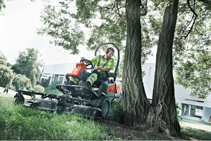 Купити Райдер Husqvarna P 525DX + Кабіна (9679854-01). Офіційний магазин Хускварна Україна, фірмова гарантія з доставкою по Украіні