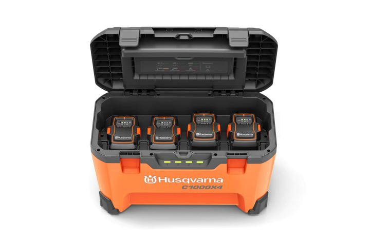 Купити Зарядний пристрій Husqvarna 40-C1000x4 (9707048-01). Офіційний магазин Хускварна Україна, фірмова гарантія з доставкою по Украіні