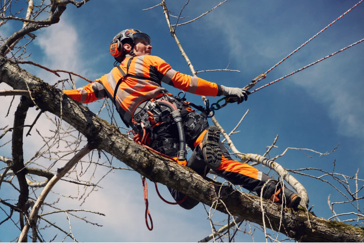 Купить Мотузка альпіністська Climbing; 11,5мм, 45м, блакитна. Официальный магазин Хускварна Украина, фирменная гарантия с доставкой по Украине.