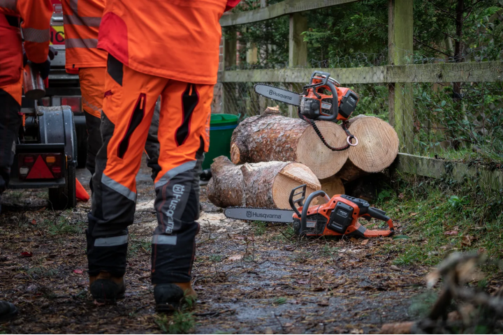 Купити Професійна акумуляторна пила Husqvarna 540iXP 1,8 кВт (9705724-14). Офіційний магазин Хускварна Україна, фірмова гарантія з доставкою по Украіні