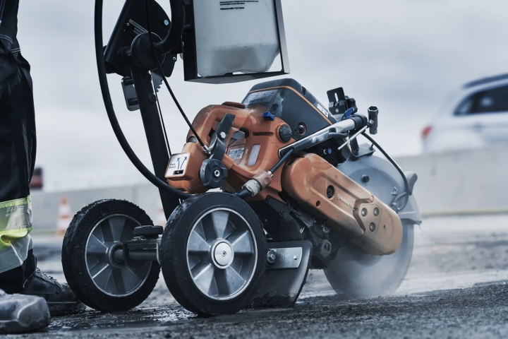 Купити Бензоріз Husqvarna K770 350мм 3,7 кВт (9676821-01). Офіційний магазин Хускварна Україна, фірмова гарантія з доставкою по Украіні