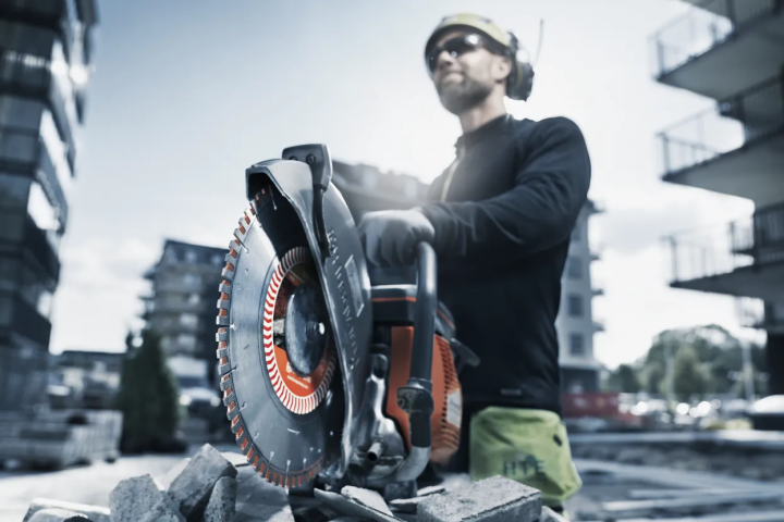 Купити Бензоріз Husqvarna K770 350мм 3,7 кВт (9676821-01). Офіційний магазин Хускварна Україна, фірмова гарантія з доставкою по Украіні