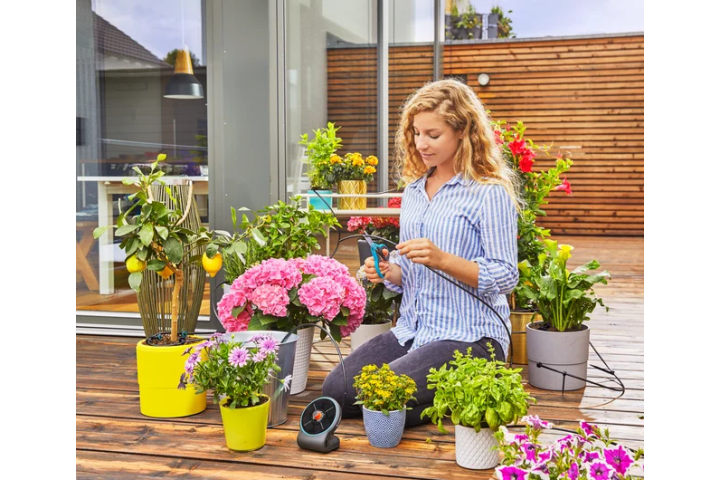 Купити Комплект Gardena AquaBloom для поливу у вихідні дні (13300-20.000.00). Офіційний магазин Хускварна Україна, фірмова гарантія з доставкою по Украіні