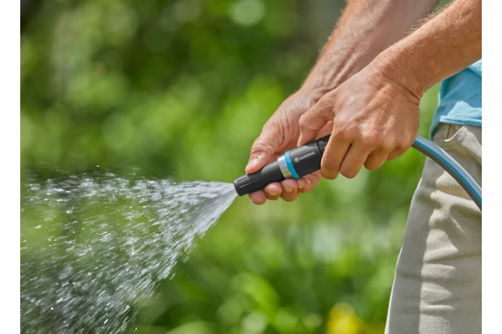 Купити Набір для поливу Gardena EcoLine для шлангів 13 мм (1/2"), 15 мм (5/8")(18900-20.000.00). Офіційний магазин Хускварна Україна, фірмова гарантія з доставкою по Украіні
