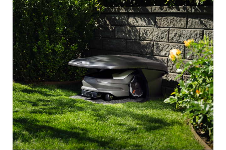 Купить Automower® навес к зарядной станции Large, для роботов AWD и 400/500 серии (5405465-01). Официальный магазин Хускварна Украина, фирменная гарантия с доставкой по Украине.