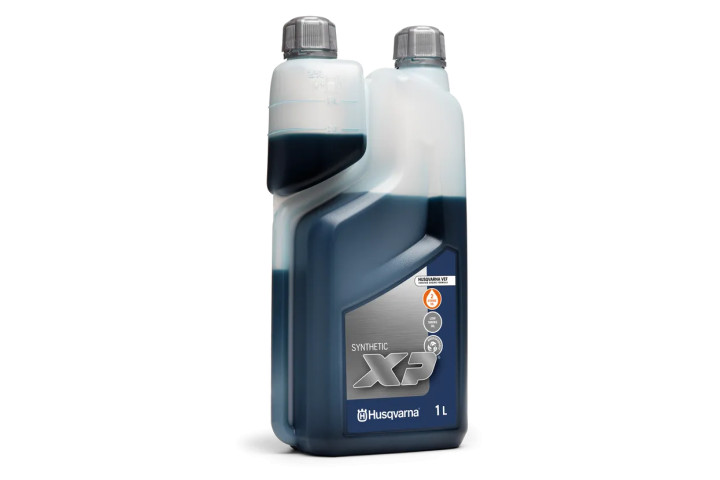 Купити Олива двотактна, синтетична Husqvarna XP, 1 літр із дозатором (5479298-02). Офіційний магазин Хускварна Україна, фірмова гарантія з доставкою по Украіні