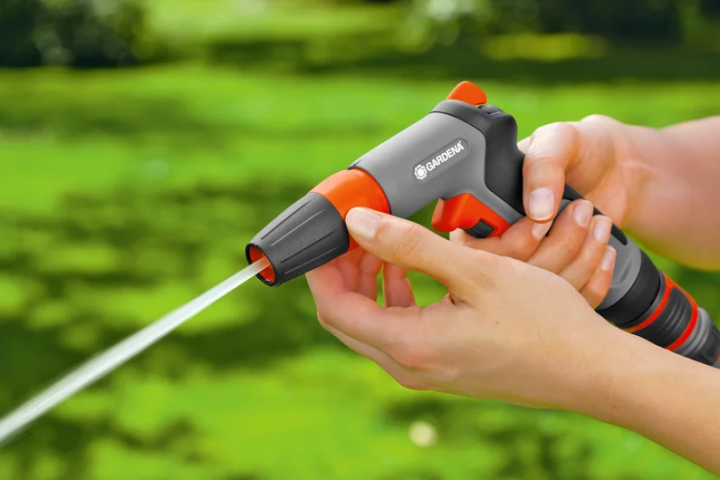 Купити Пістолет-накінечник для поливу Gardena Classic (18301-20.000.00). Офіційний магазин Хускварна Україна, фірмова гарантія з доставкою по Украіні