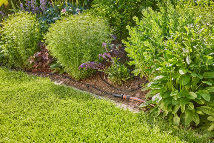 Купити Шланг Gardena для мікрокапельного поливу, 4,6 мм (3/16"), 15 м (01362-20.000.00). Офіційний магазин Хускварна Україна, фірмова гарантія з доставкою по Украіні