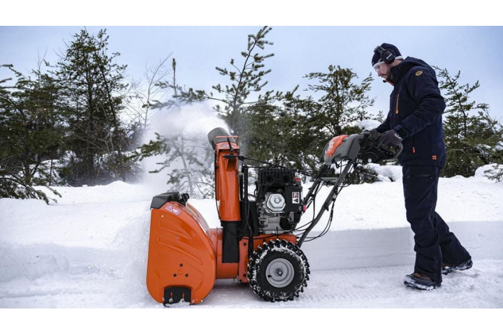 Купити Снігоочисник Husqvarna ST 330 (9705291-01). Офіційний магазин Хускварна Україна, фірмова гарантія з доставкою по Украіні