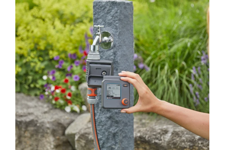 Купити Таймер подачі води Gardena Select (01891-29.000.00). Офіційний магазин Хускварна Україна, фірмова гарантія з доставкою по Украіні