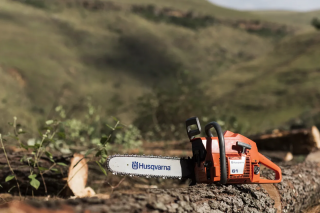 Купити Бензопила Husqvarna 61 (9670623-18) Фірмовий інтернет магазин офіційна садова техніка Хускварна Україна в Ірпіні