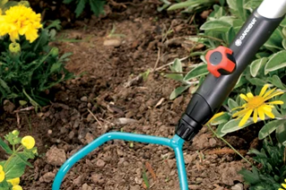 Купити Сапка Gardena Combisystem D-подібна, 16 см Фірмовий інтернет магазин офіційна садова техніка Гардена Україна в Ірпіні